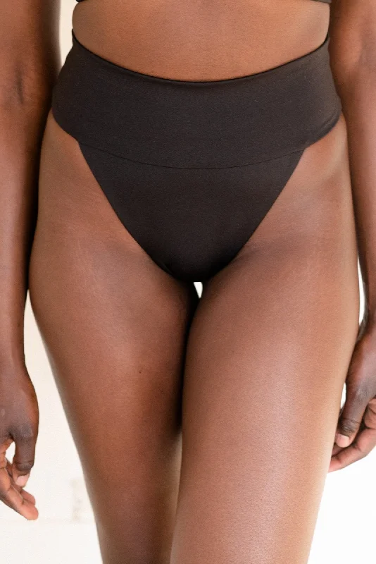 High - performance bikini with quick - drying fabric for active swimmersThe Banded Scrunch Bottom - Matte Black