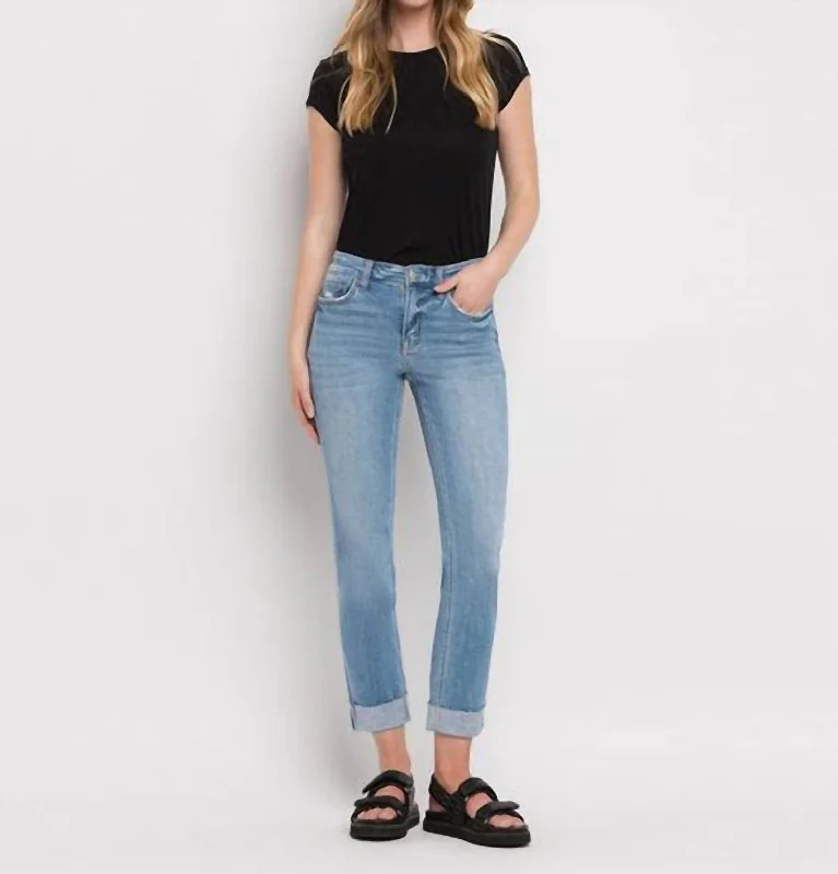 Mid Rise Cuffed Crop Straight Jeans In Light Wash