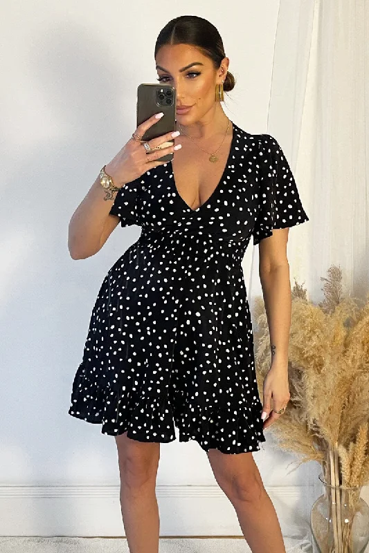 Ruffled Women Dress with Multiple Layers for a Playful and Girly StyleBlack And White Polka Dot Print Wrap Top Frill Hem Dress