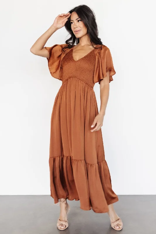 Sleeveless Women Dress in Bright Colors for Summer PartiesLovell Smocked Midi Dress | Dark Copper