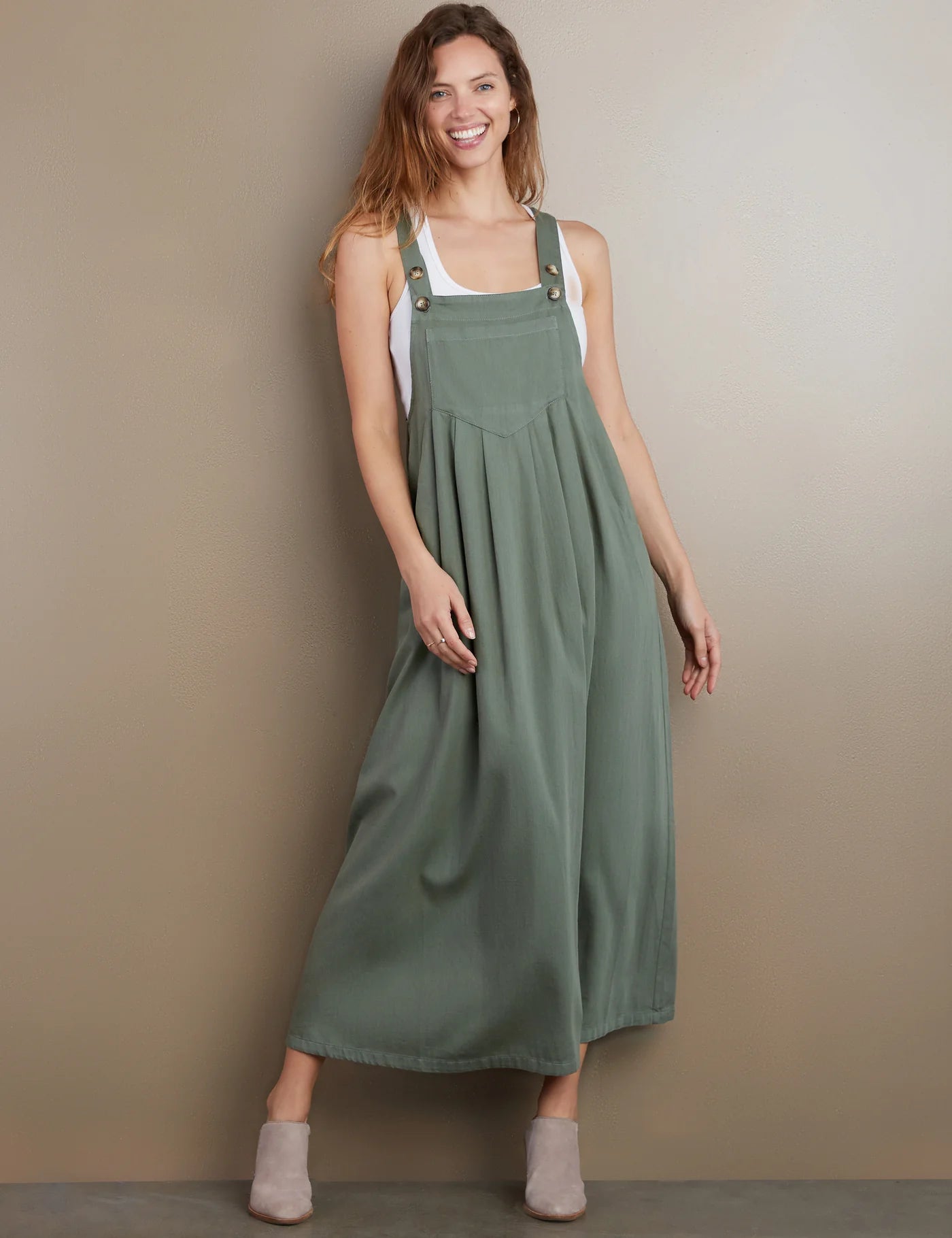 Mini Women Dress with a Short Hem for a Young and Trendy StyleMaxi Dress Overall in Army