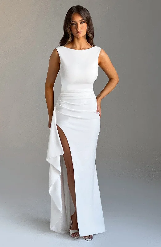 Empire Waist Women Dress to Accentuate the Bust and Conceal the WaistPandora Maxi Dress - Ivory