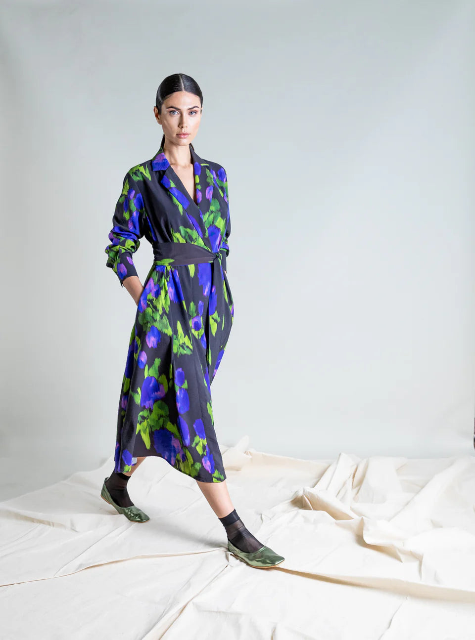 Shift Women Dress with a Simple and Classic Design for Everyday WearPrinted Belted Dress