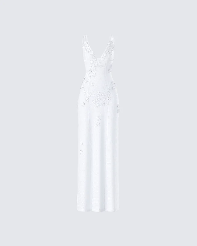 Halter Neck Women Dress to Show Off the Shoulders and NecklineTwyla White Floral Mesh Maxi Dress