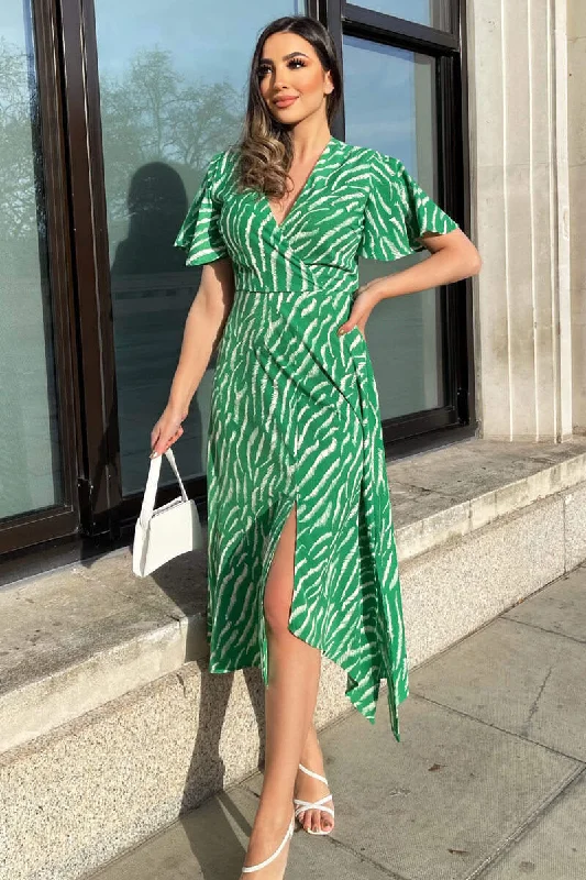 Mini Women Dress with a Short Hem for a Young and Trendy StyleGretta Green and White Animal Print Midi Dress