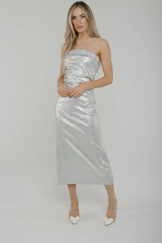 Plus Size Women Dress with a Flattering A - Line Cut for Comfort and StyleHolly Metallic Bandeau Dress In Silver