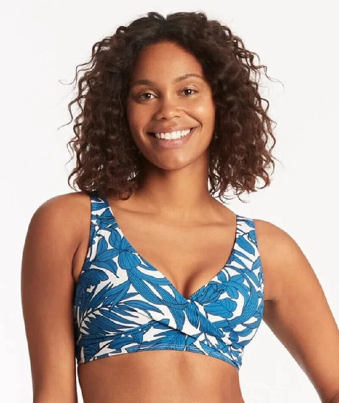 Push - up bikini top to enhance the bust for a confident beach appearanceSea Level Retreat Cross Front A-DD Cup Bikini Top - Lagoon